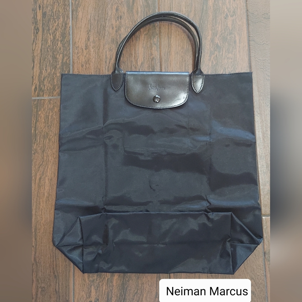 CLEARANCE!!! Neiman Marcus Nylon Black Fold Snap Handbag